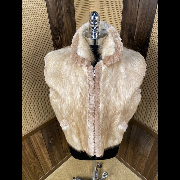 MUSI LONG HAIRED & SHEARED BEAVER TRIM FUR VEST - Picture 2 of 11
